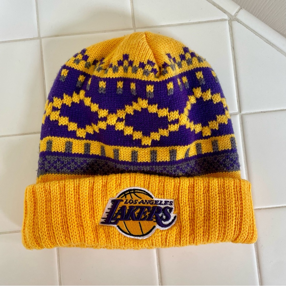 NBA Los Angeles LAKERS Embroidered Logo Yellow Purple Knit Beanie Cuff One Size